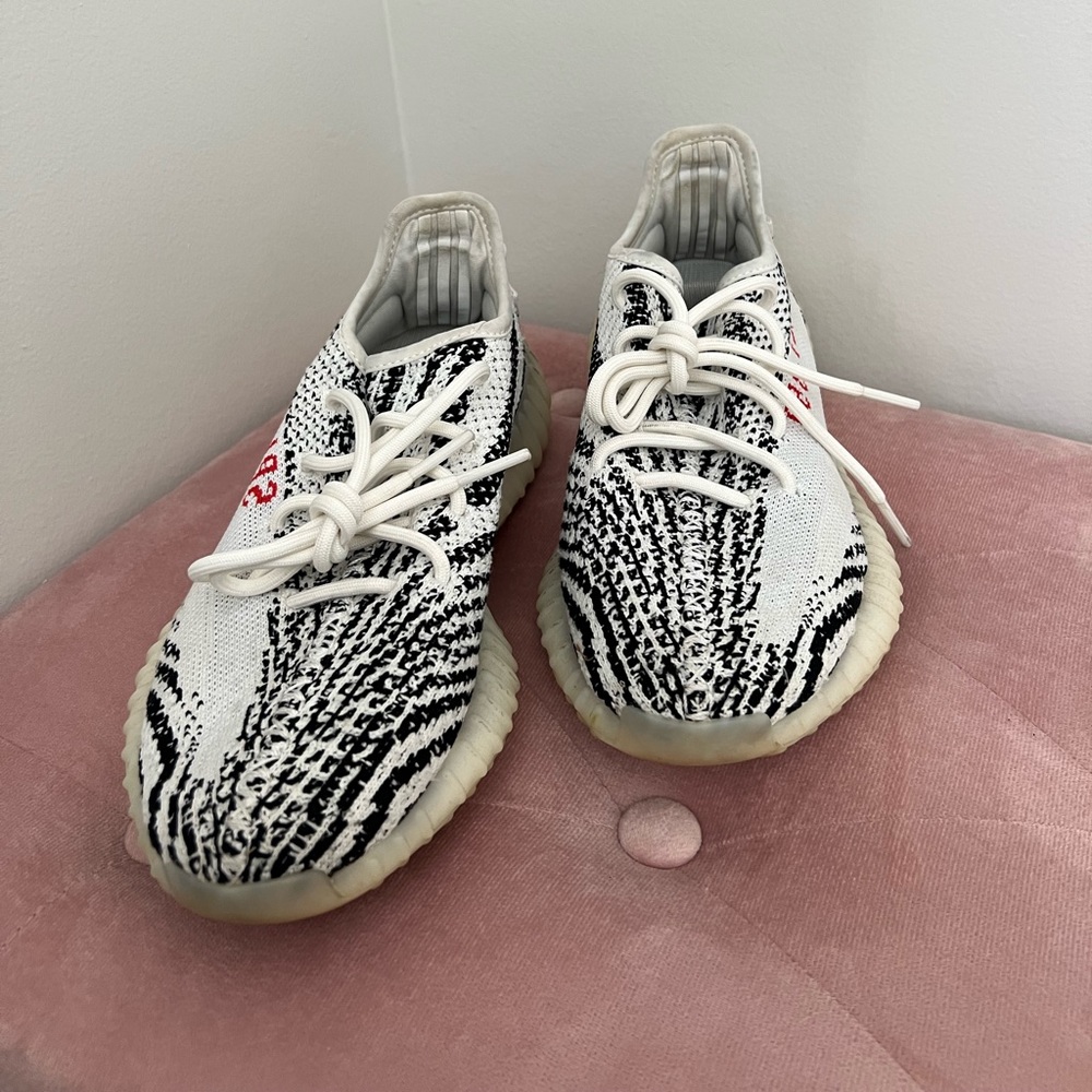 Yeezy Adidas Boost 350 V2 Zebra in White/Core Black/Red